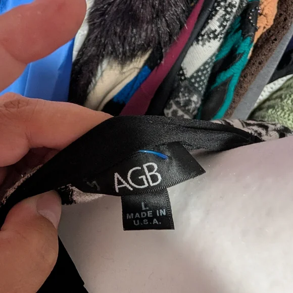 AGB Black and White Chevron Tie-Front Shrug - Picture 4 of 4